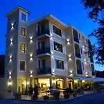 约翰娜公园酒店 4*
